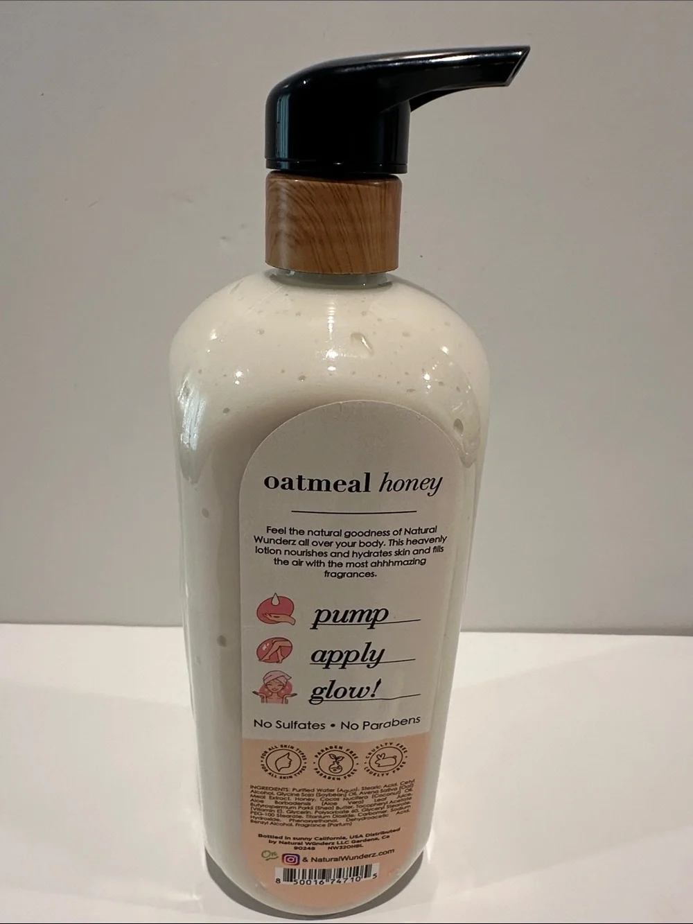 Natural Wonderz Rejunenate and Soothe Oatmeal Honey Nourishing Body Lotion.